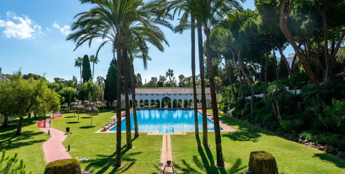 Sale of ground floor apartment in The Golden Mile 1