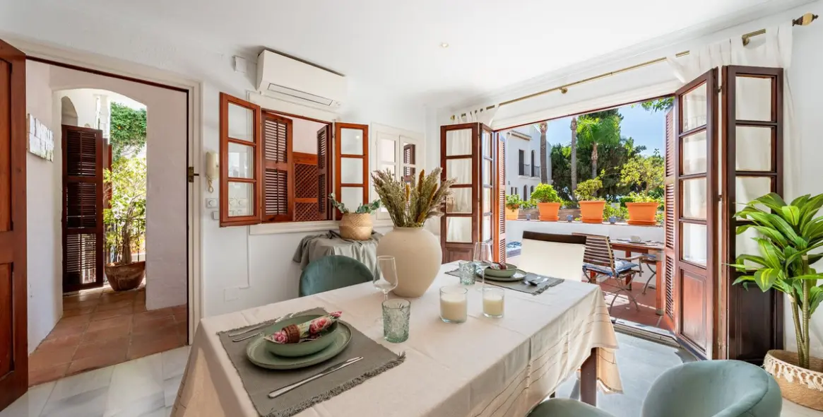 Sale of ground floor apartment in The Golden Mile 3