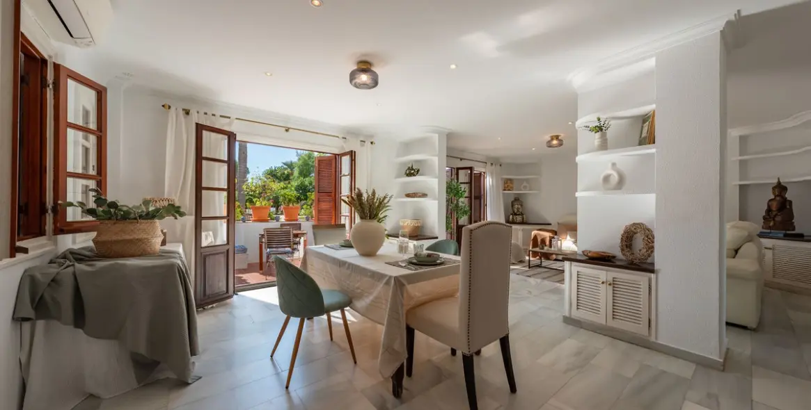 Sale of ground floor apartment in The Golden Mile 9