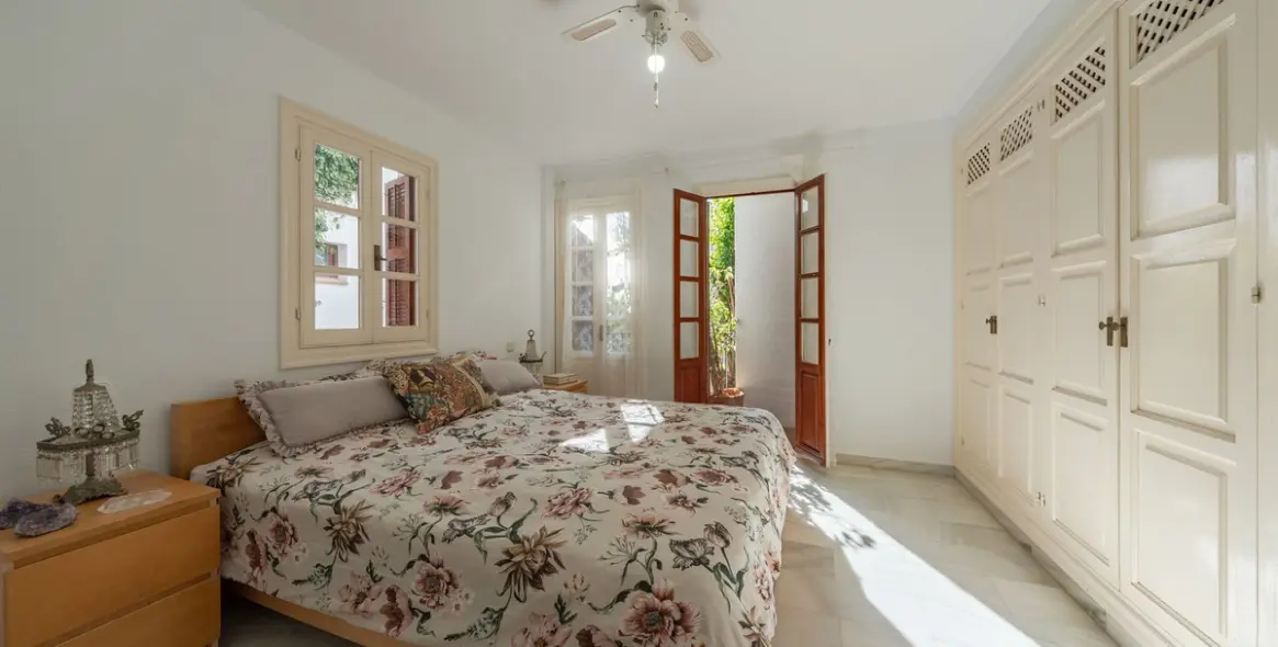 Sale of ground floor apartment in The Golden Mile 10