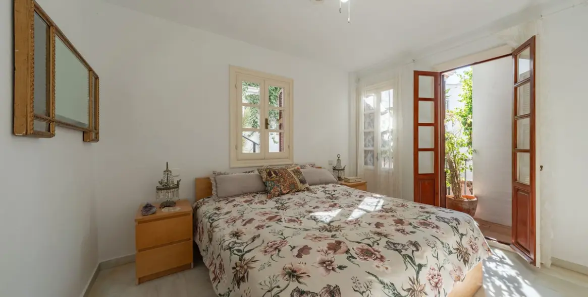 Sale of ground floor apartment in The Golden Mile 11