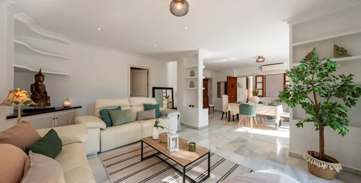 Sale of ground floor apartment in The Golden Mile 13