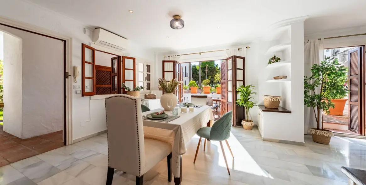 Sale of ground floor apartment in The Golden Mile 14