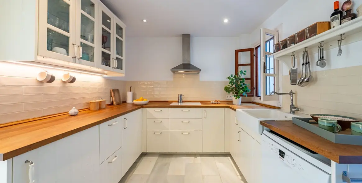 Sale of ground floor apartment in The Golden Mile 22