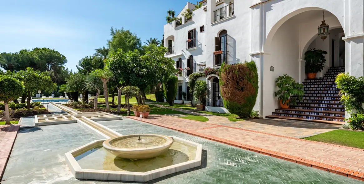 Sale of ground floor apartment in The Golden Mile 24