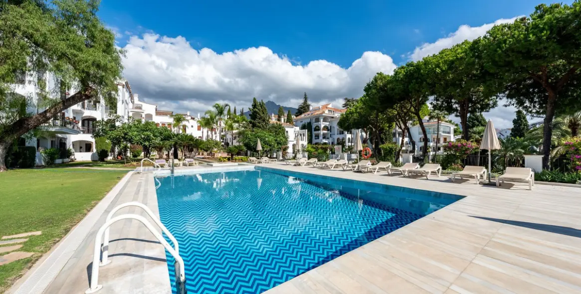 Sale of ground floor apartment in The Golden Mile 26