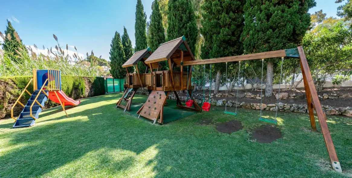 Sale of ground floor apartment in The Golden Mile 34