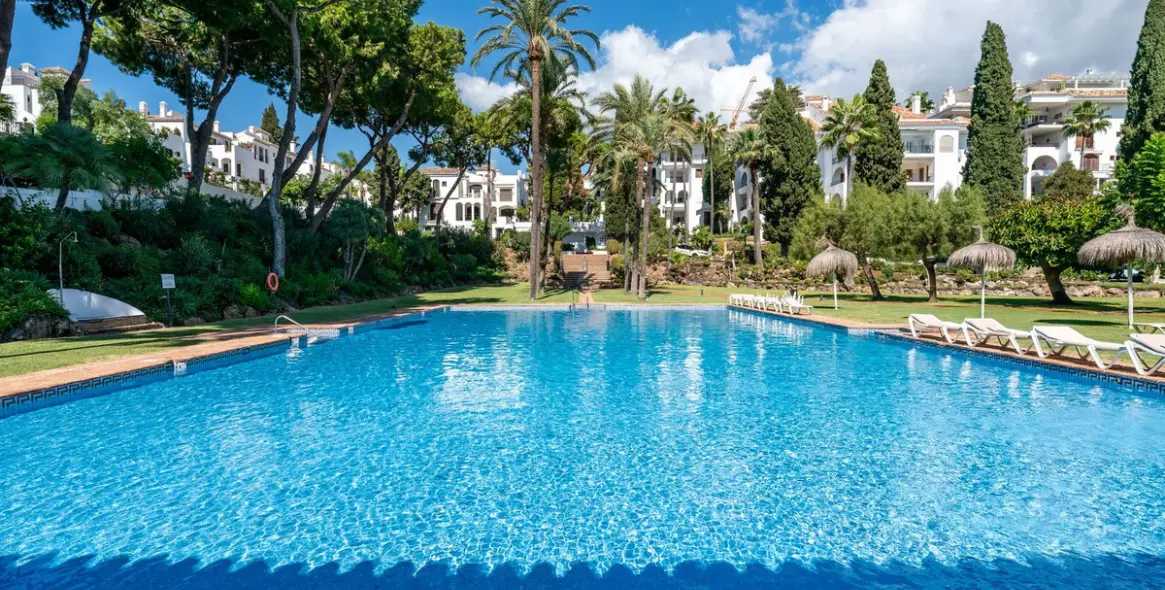 Sale of ground floor apartment in The Golden Mile 38