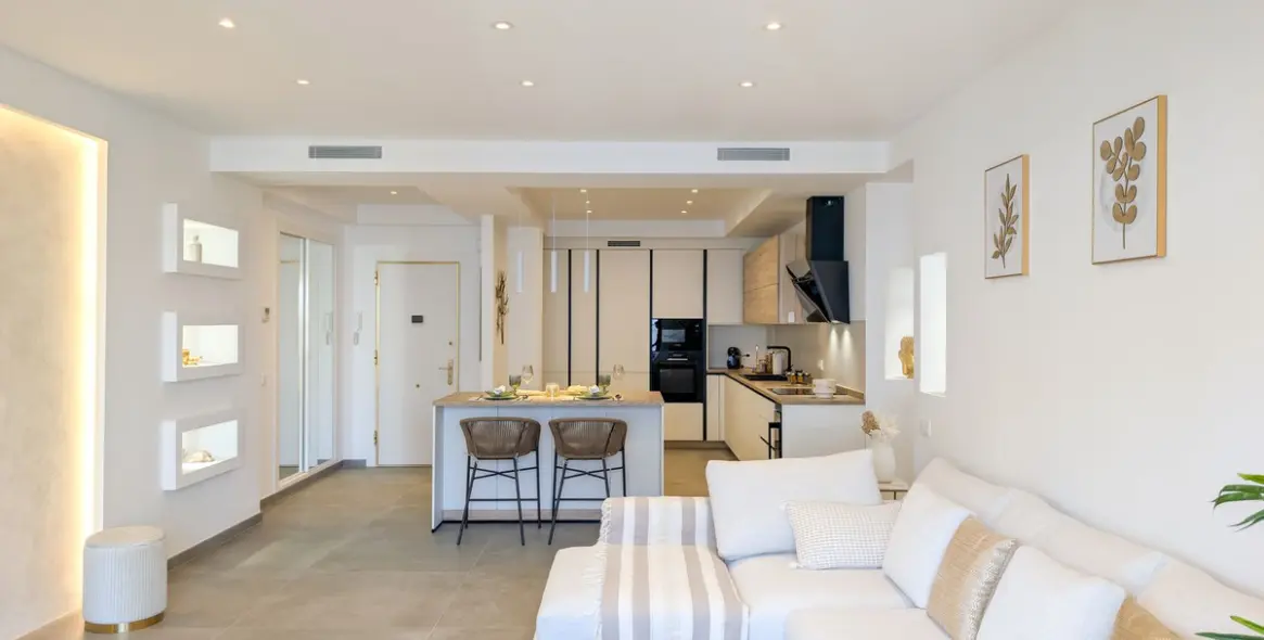 Sale of middle floor apartment in San Pedro de Alcántara 12