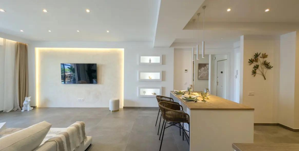 Sale of middle floor apartment in San Pedro de Alcántara 13