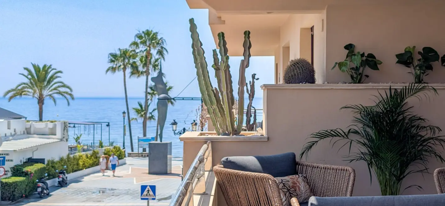 Sale of middle floor apartment in San Pedro de Alcántara 0