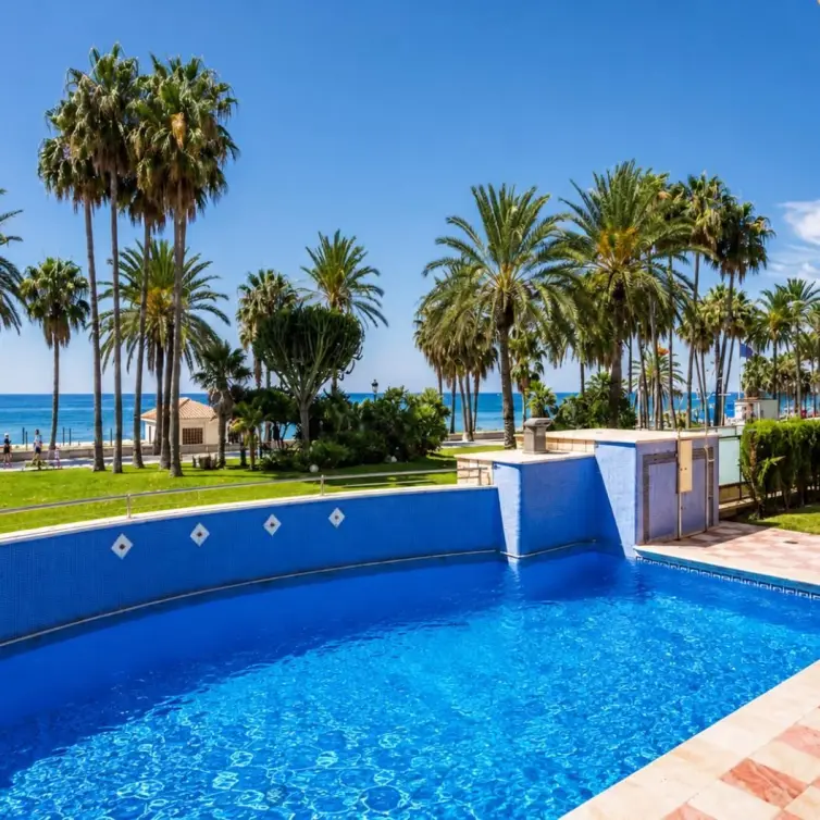 Sale of middle floor apartment in San Pedro de Alcántara