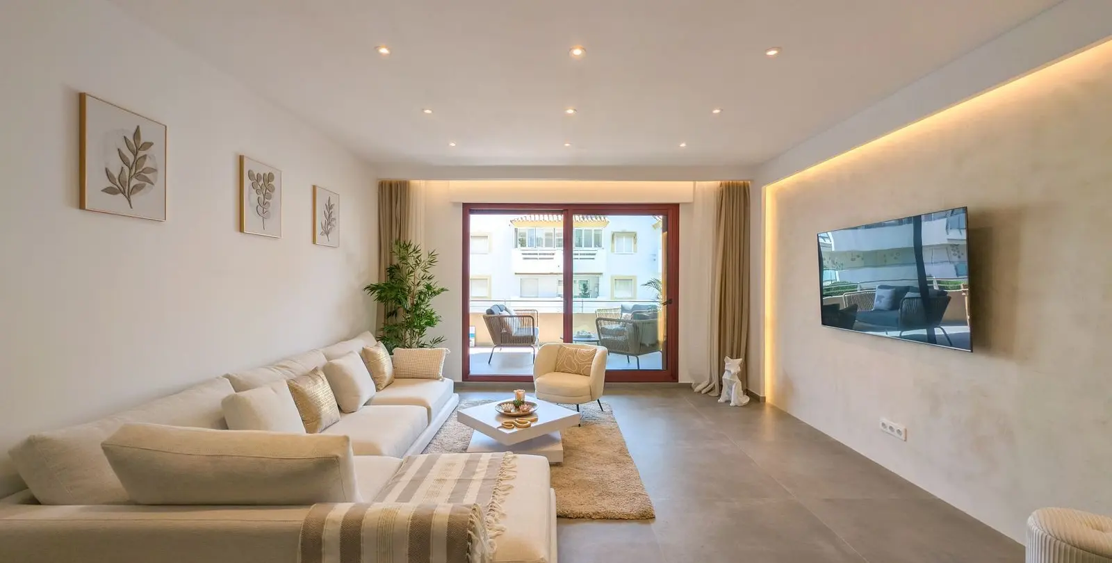Sale of middle floor apartment in San Pedro de Alcántara 4