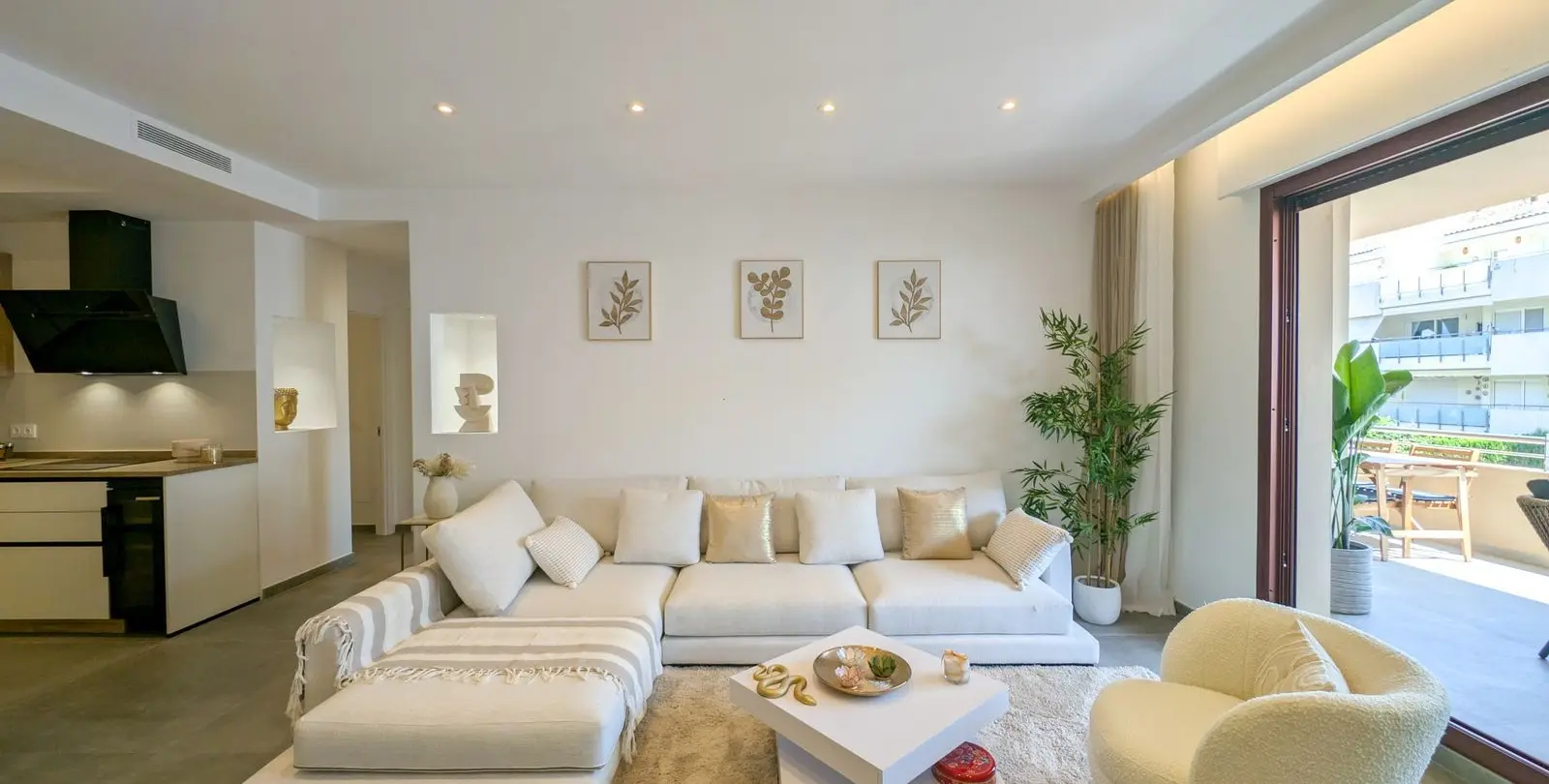Sale of middle floor apartment in San Pedro de Alcántara 10
