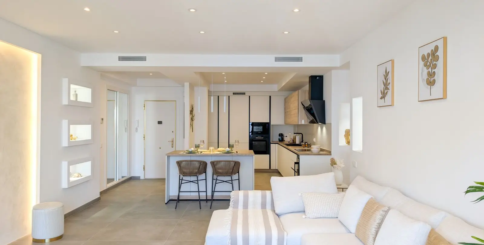 Sale of middle floor apartment in San Pedro de Alcántara 12