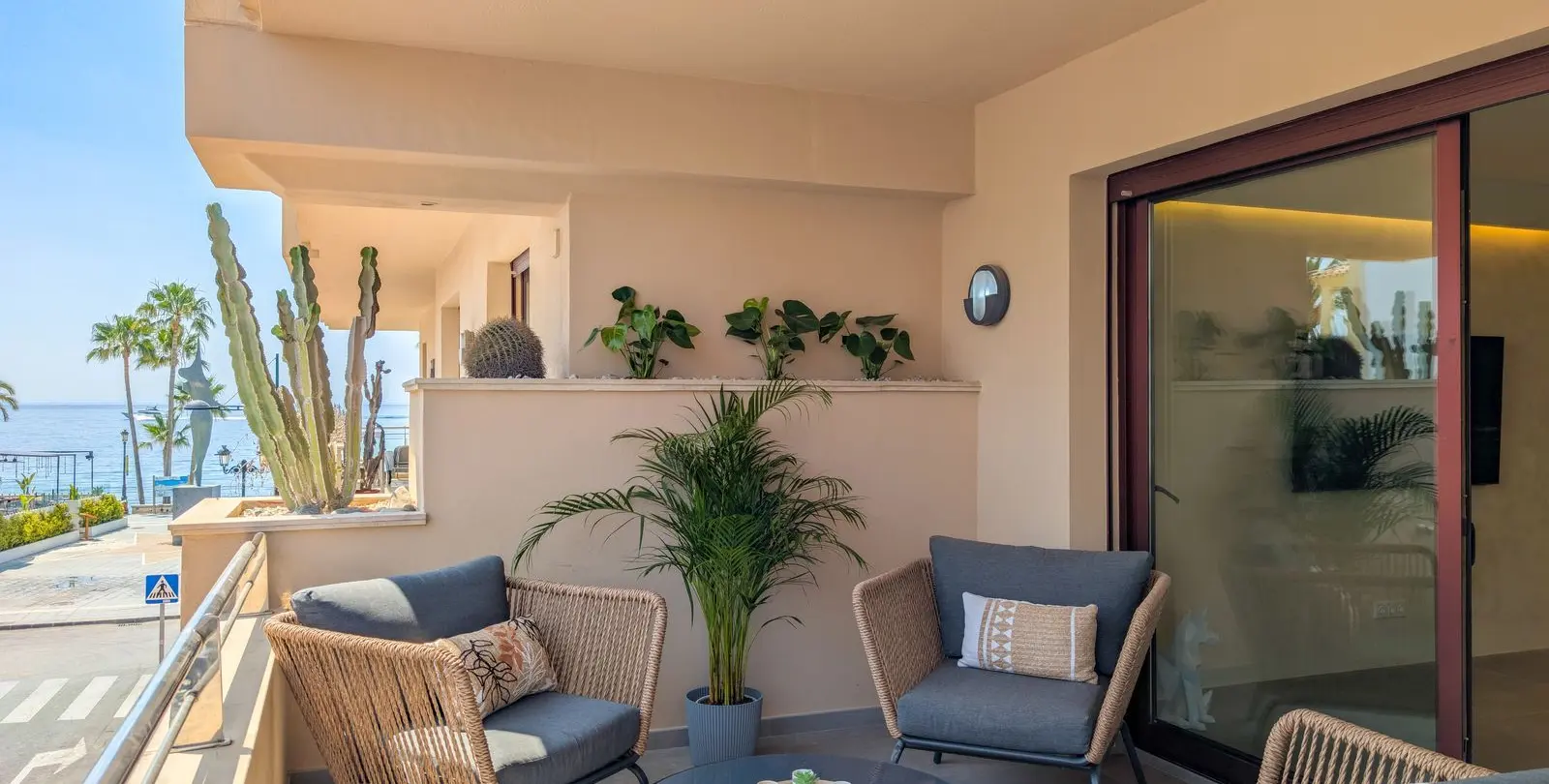 Sale of middle floor apartment in San Pedro de Alcántara 16