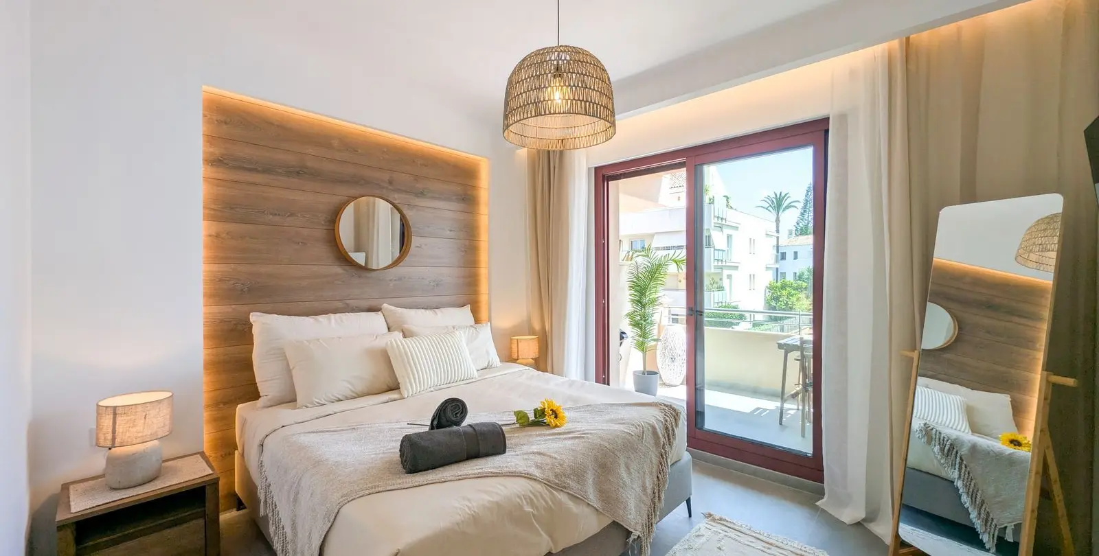 Sale of middle floor apartment in San Pedro de Alcántara 26