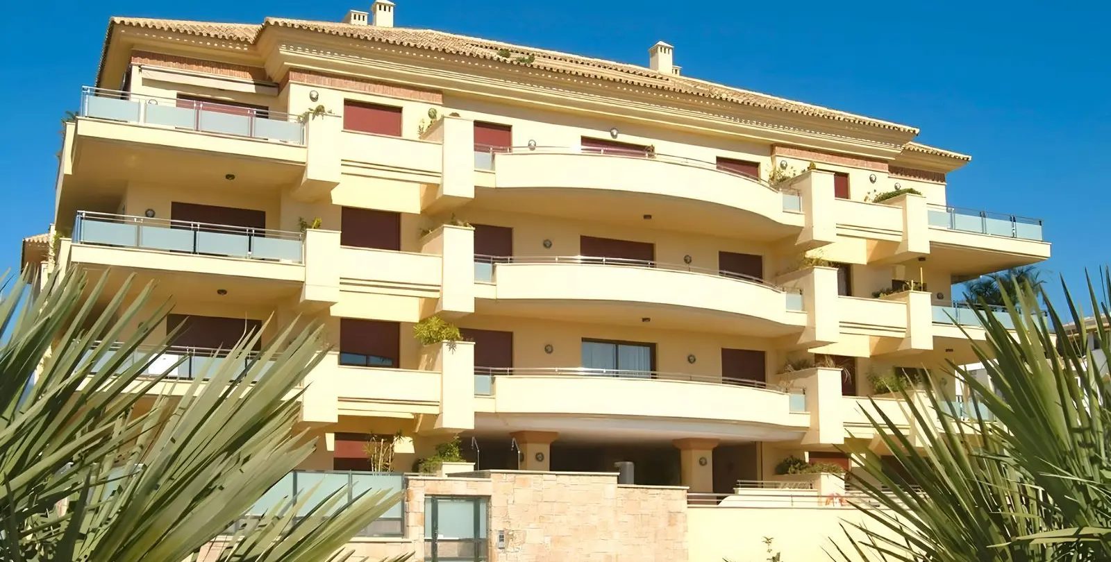 Sale of middle floor apartment in San Pedro de Alcántara 47