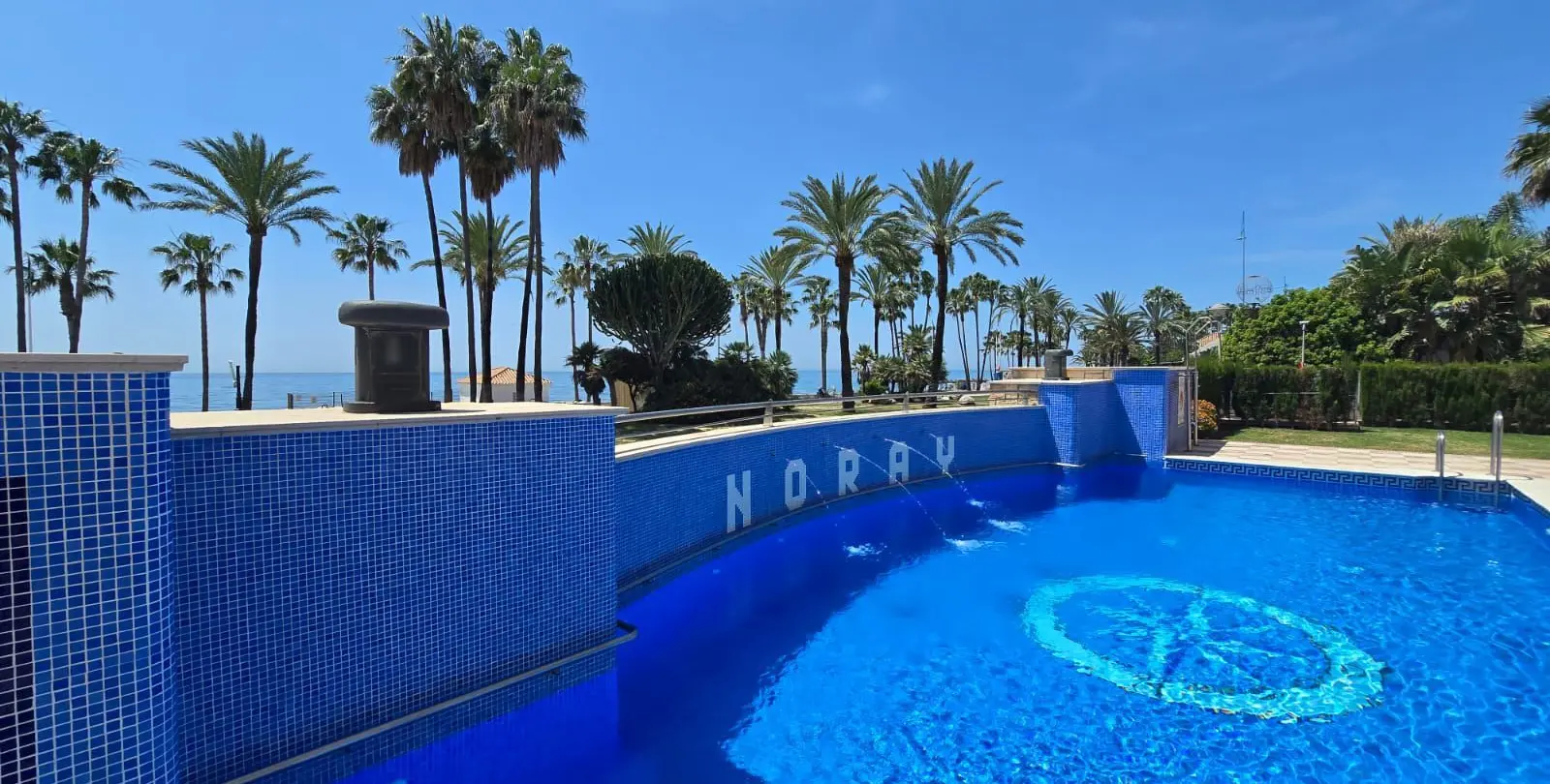 Sale of middle floor apartment in San Pedro de Alcántara 53
