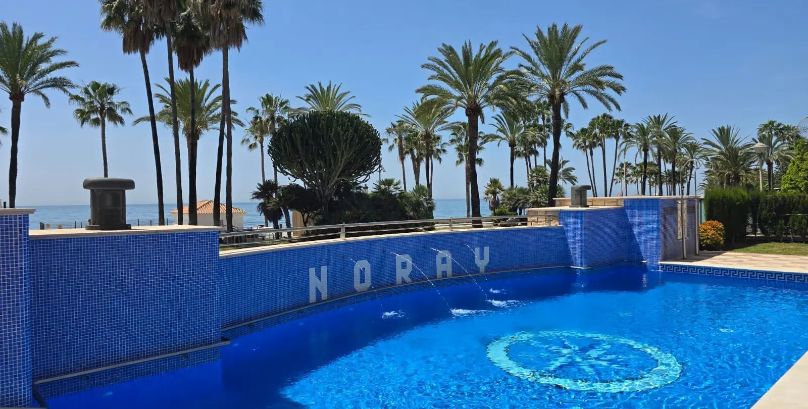 Sale of middle floor apartment in San Pedro de Alcántara 54