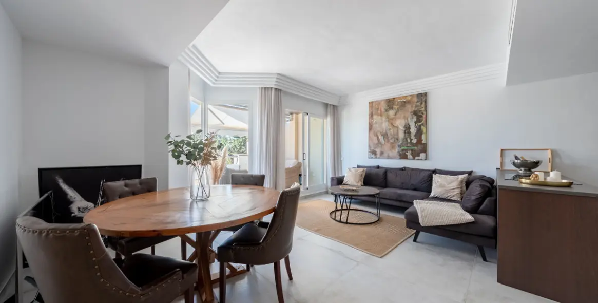 Sale of penthouse duplex in Nueva Andalucía 8