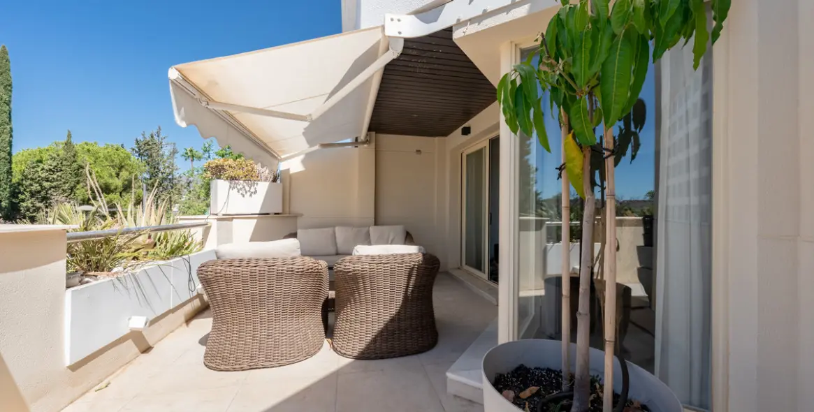 Sale of penthouse duplex in Nueva Andalucía 12