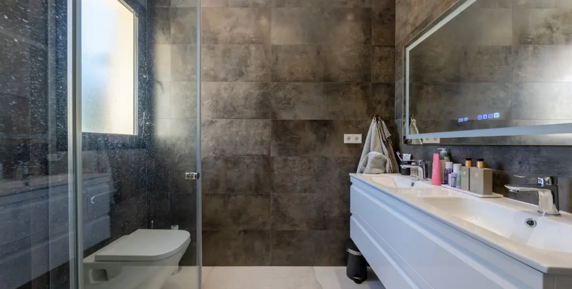 Sale of penthouse duplex in Nueva Andalucía 16