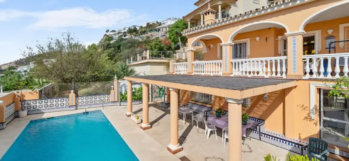 Sale of detached villa in Benalmadena 0