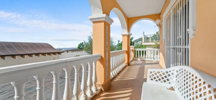 Sale of detached villa in Benalmadena 2