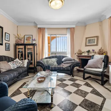 Sale of detached villa in Benalmadena