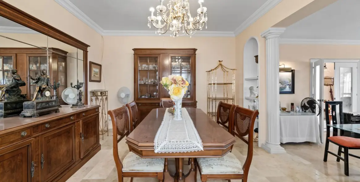 Sale of detached villa in Benalmadena 16