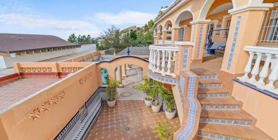 Sale of detached villa in Benalmadena 18