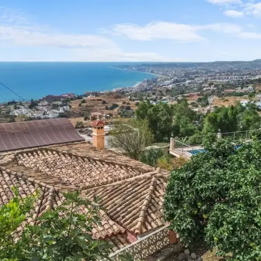 Sale of detached villa in Benalmadena