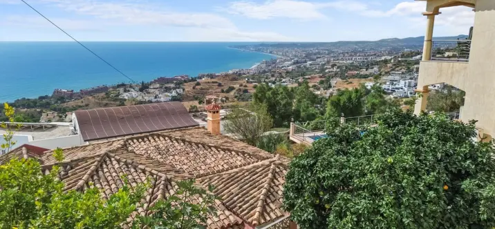 Sale of detached villa in Benalmadena 0