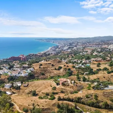 Sale of detached villa in Benalmadena