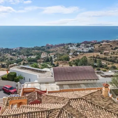Sale of detached villa in Benalmadena