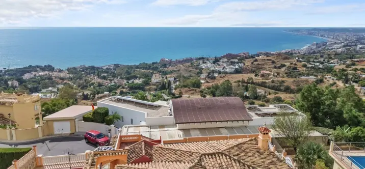 Sale of detached villa in Benalmadena 3