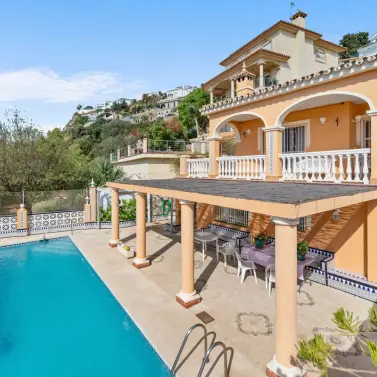 Sale of detached villa in Benalmadena