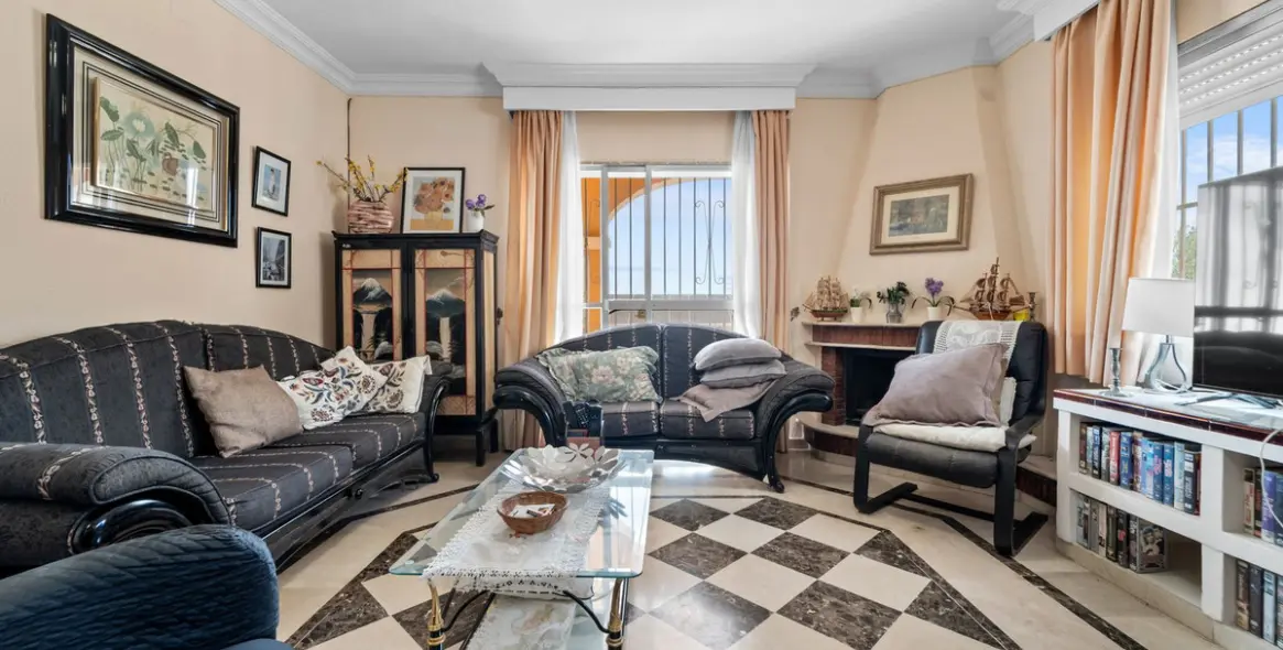 Sale of detached villa in Benalmadena 10