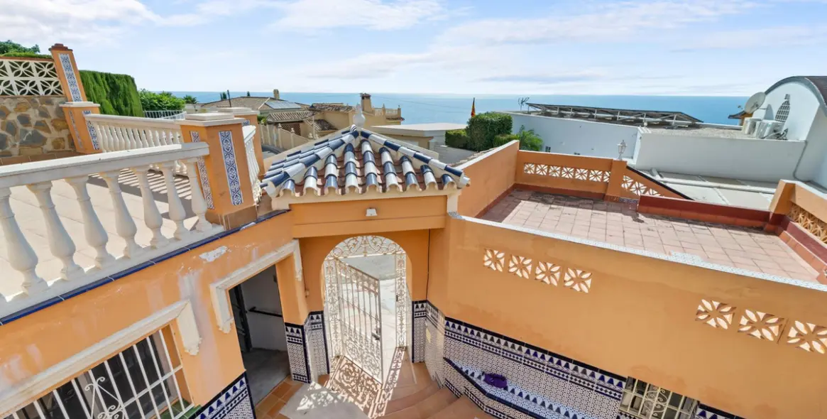 Sale of detached villa in Benalmadena 30
