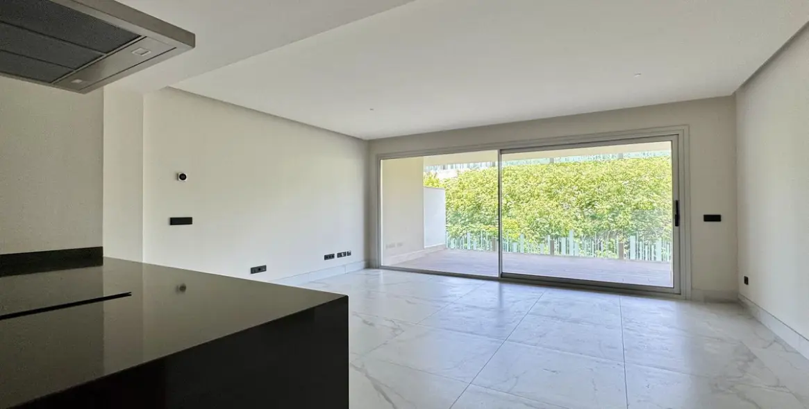 Sale of ground floor apartment in San Pedro de Alcántara 3