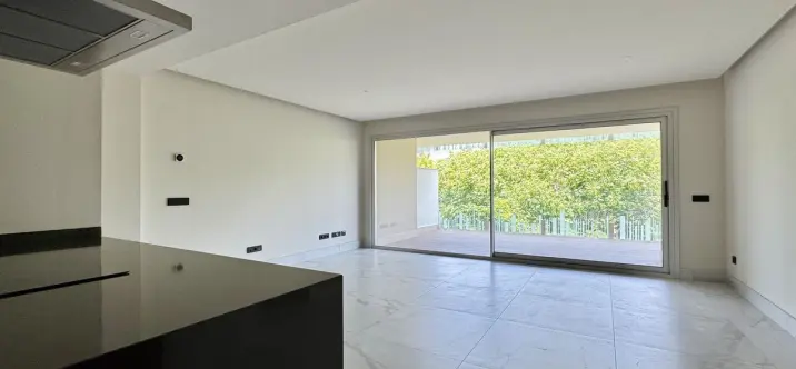 Sale of ground floor apartment in San Pedro de Alcántara 2