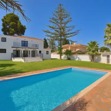 Venta de villa independiente en El Coto