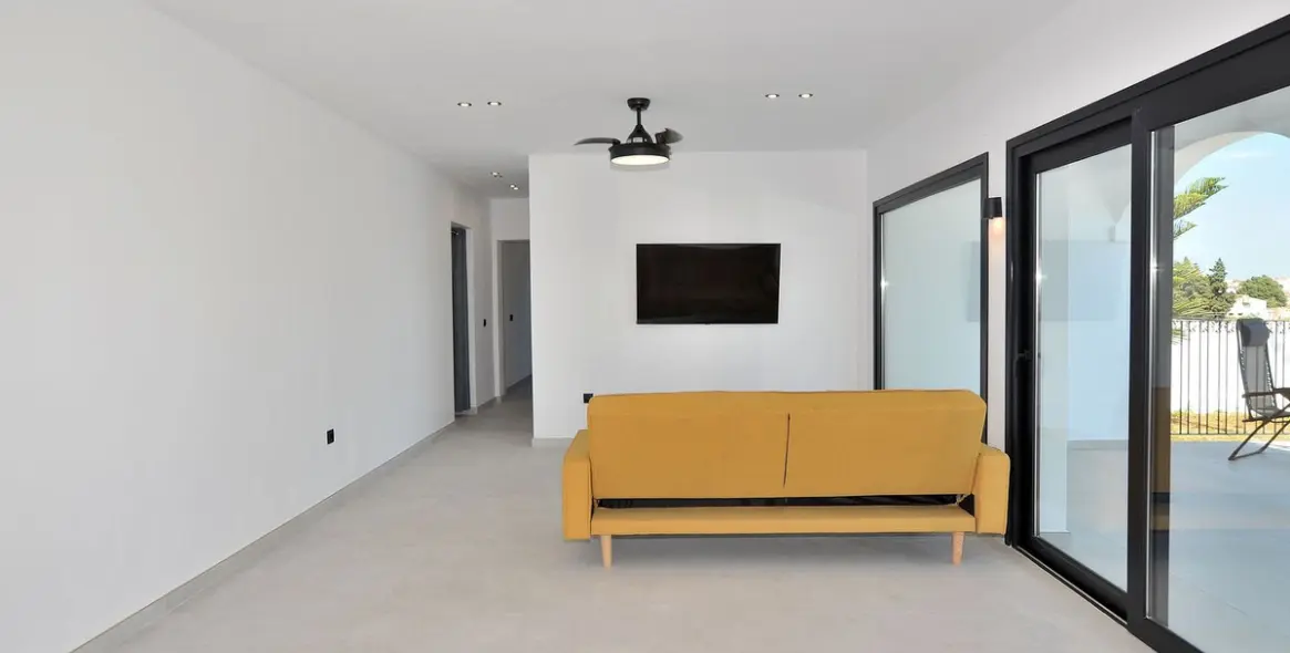 Продажа  отдельно стоящей виллы в El Coto 13