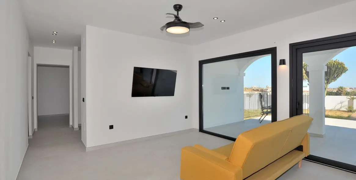 Продажа  отдельно стоящей виллы в El Coto 14