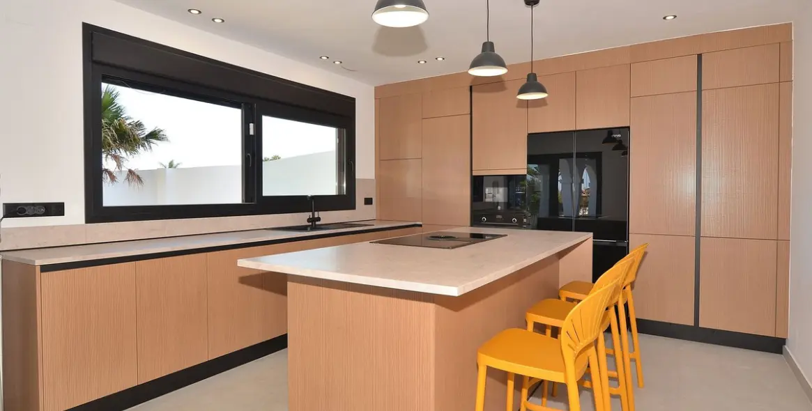 Продажа  отдельно стоящей виллы в El Coto 16