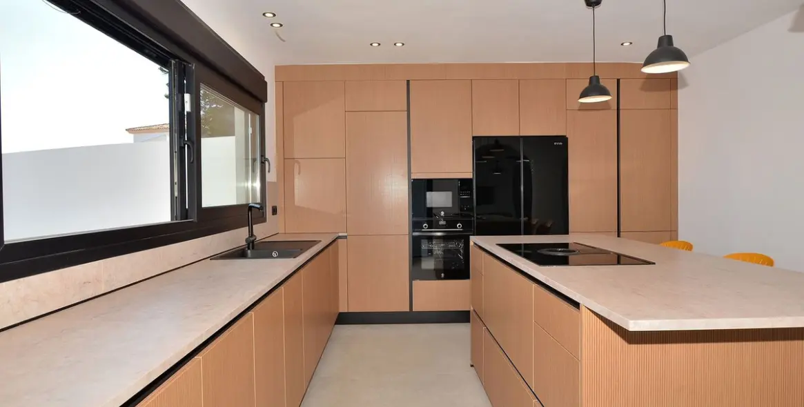 Продажа  отдельно стоящей виллы в El Coto 17