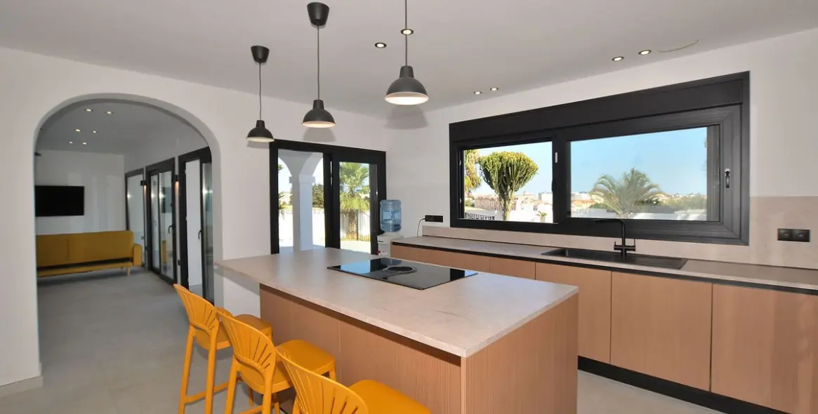 Продажа  отдельно стоящей виллы в El Coto 18