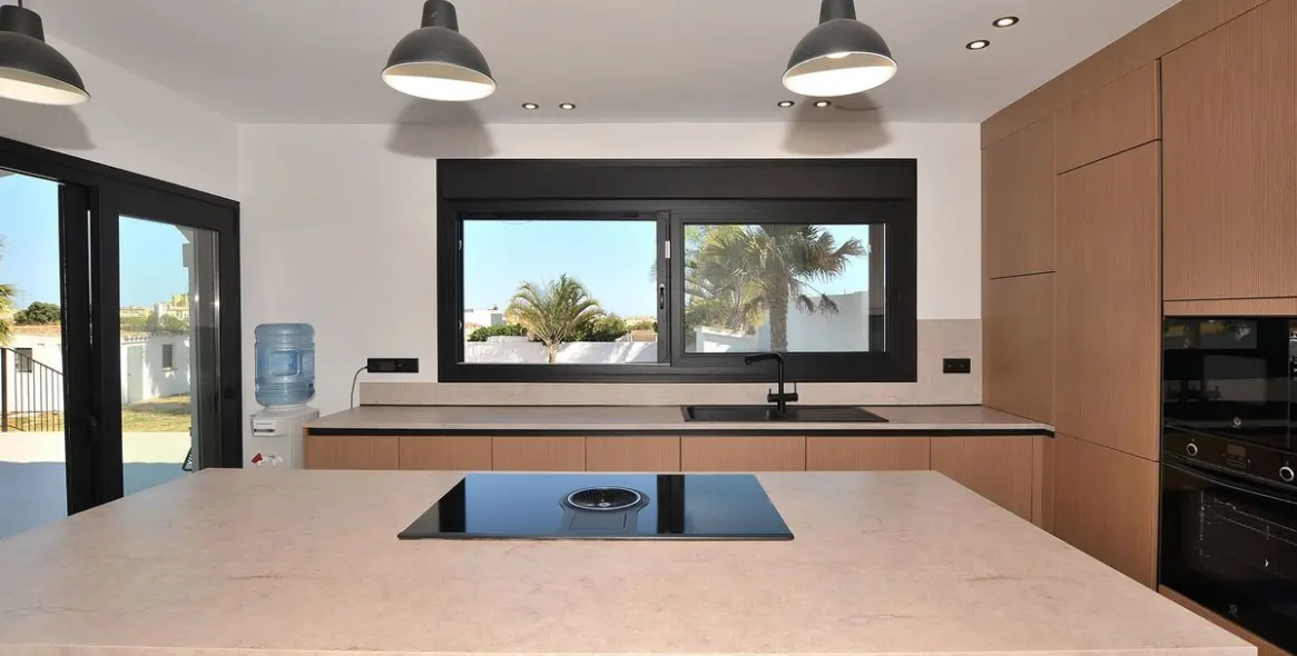 Продажа  отдельно стоящей виллы в El Coto 19