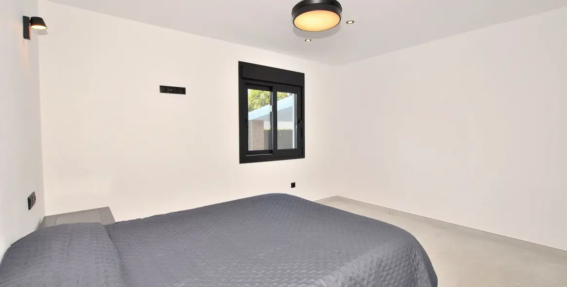 Продажа  отдельно стоящей виллы в El Coto 20